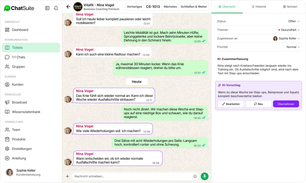 Ticket-Detailansicht mit hervorgehobenen Nachrichten im Chatverlauf