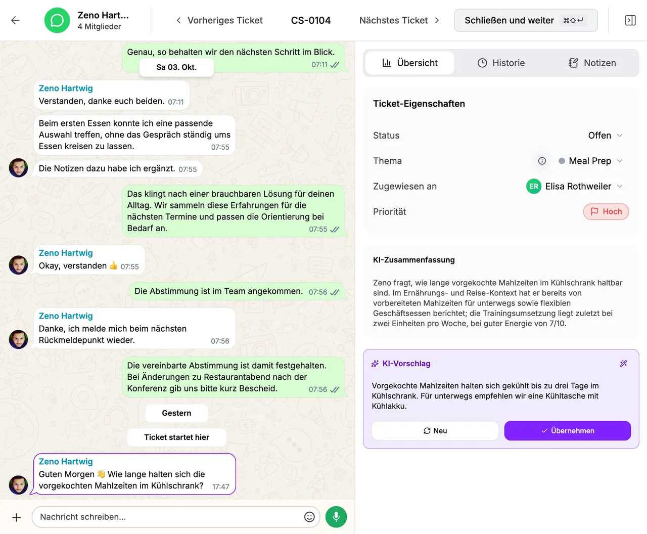 Ticket-Ansicht: links der WhatsApp-Verlauf der Gruppe, rechts Status, Thema, Zuständigkeit und Priorität sowie KI-Zusammenfassung und Antwortvorschlag